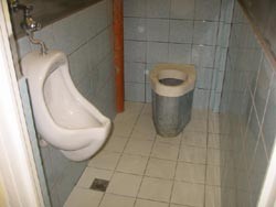 balit-dry-toilet.jpg